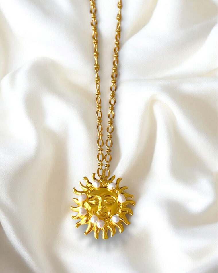 Heliades Pearl Necklace