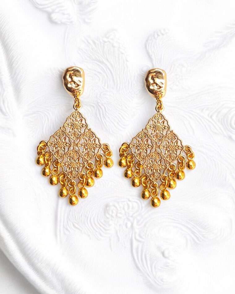 Xanthe Shaking Charms Earrings